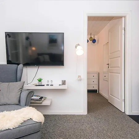 Seaside Fun Retreat-by Traum *