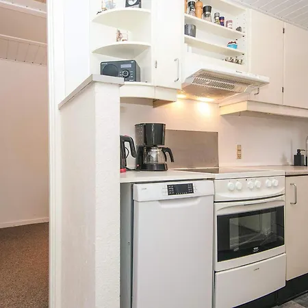 Seaside Fun Retreat-by Traum