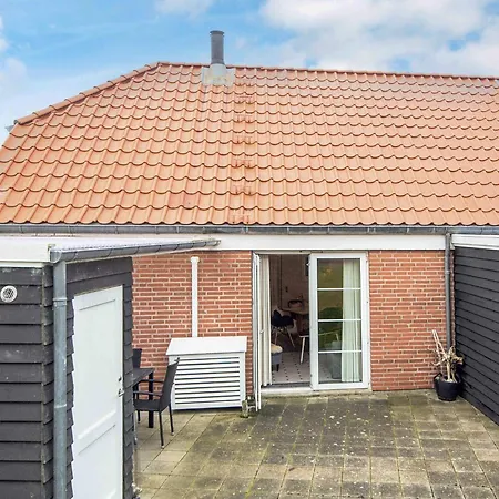 Seaside Fun Retreat-by Traum