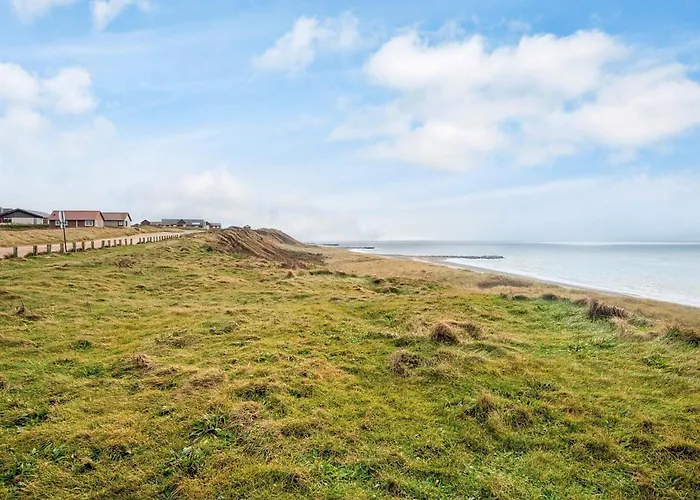Seaside Fun Retreat-by Traum *